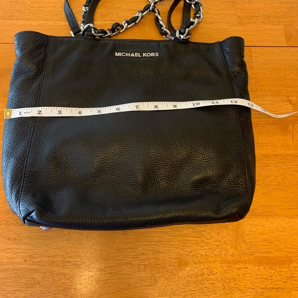 Michael Kors Chain Strap Tote - Picture 2 of 8